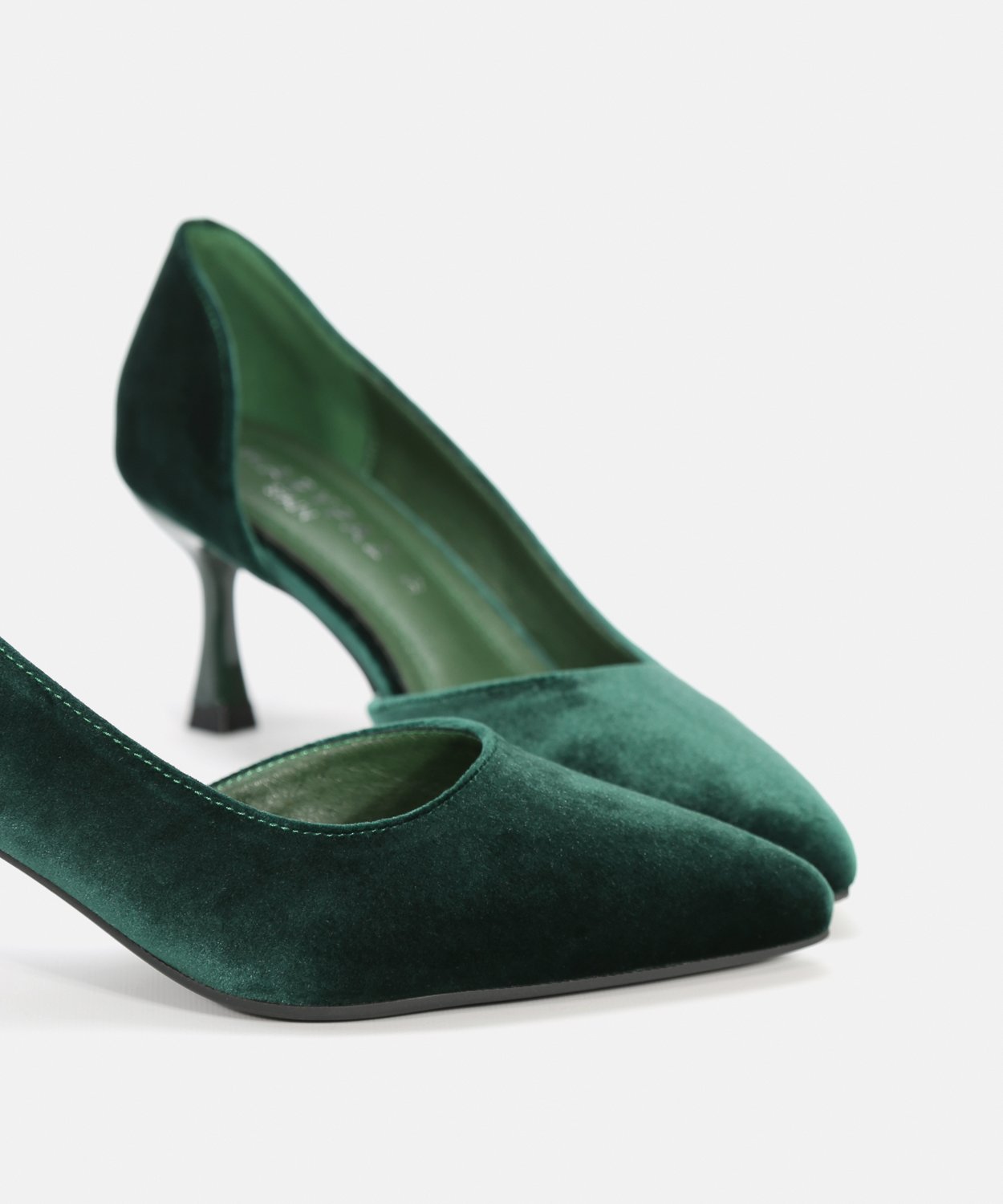 Zapatos salón abertura lateral image number null